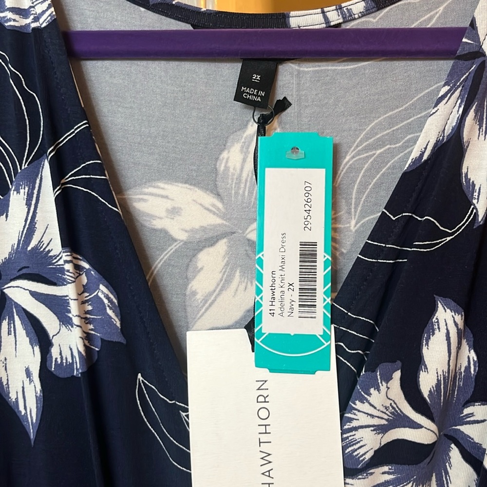 New w/tags, Navy blue maxi dress!